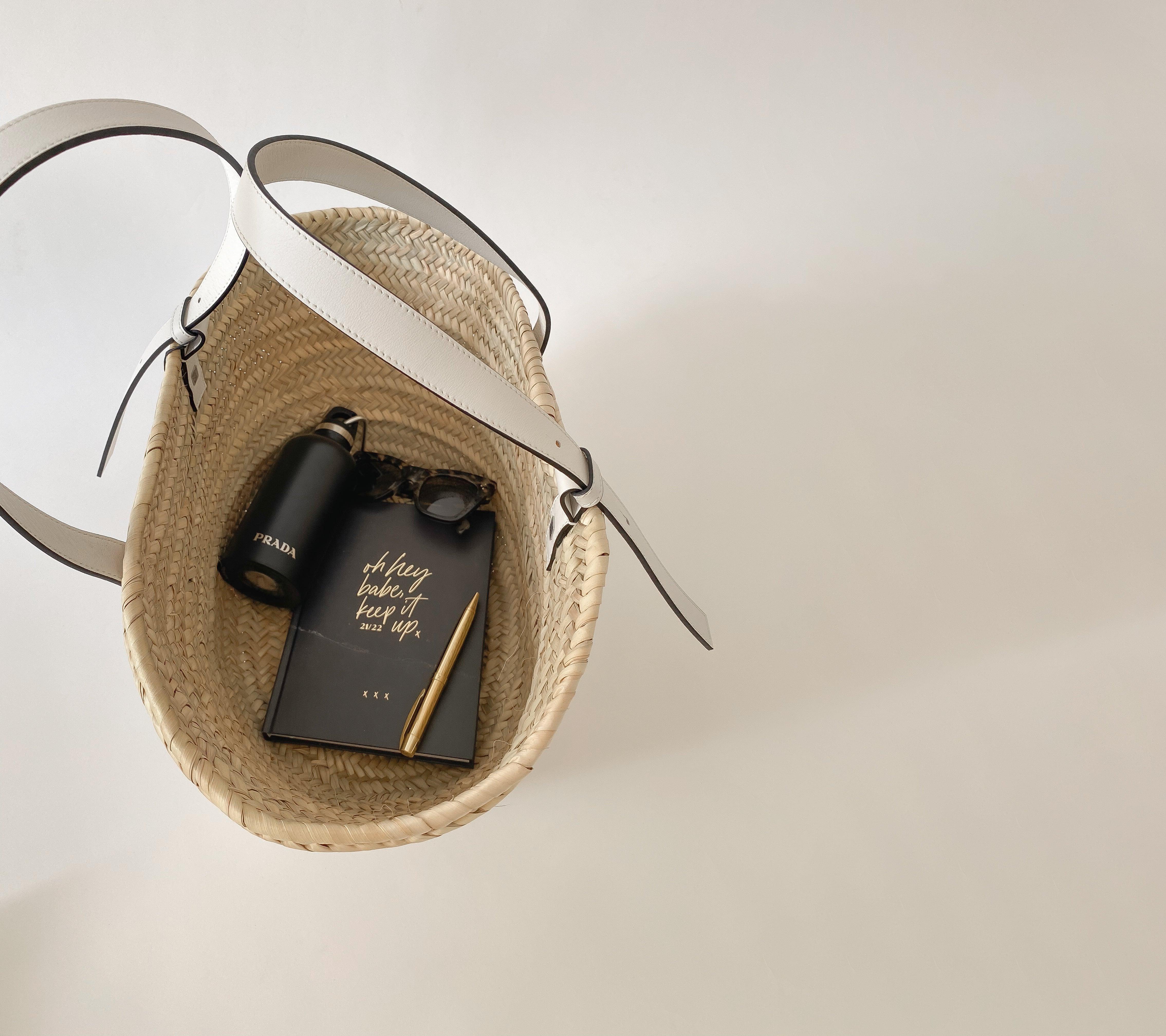 Real Passionates Academic Planner mit Kugelschreiber in Handtasche